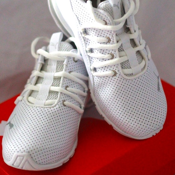 NEW. Axelion M Perf Metallic Little Kids' Shoes - Picture 2 of 4